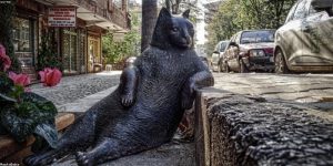 2026年AI副业赚钱指南：5个方法月入过万！